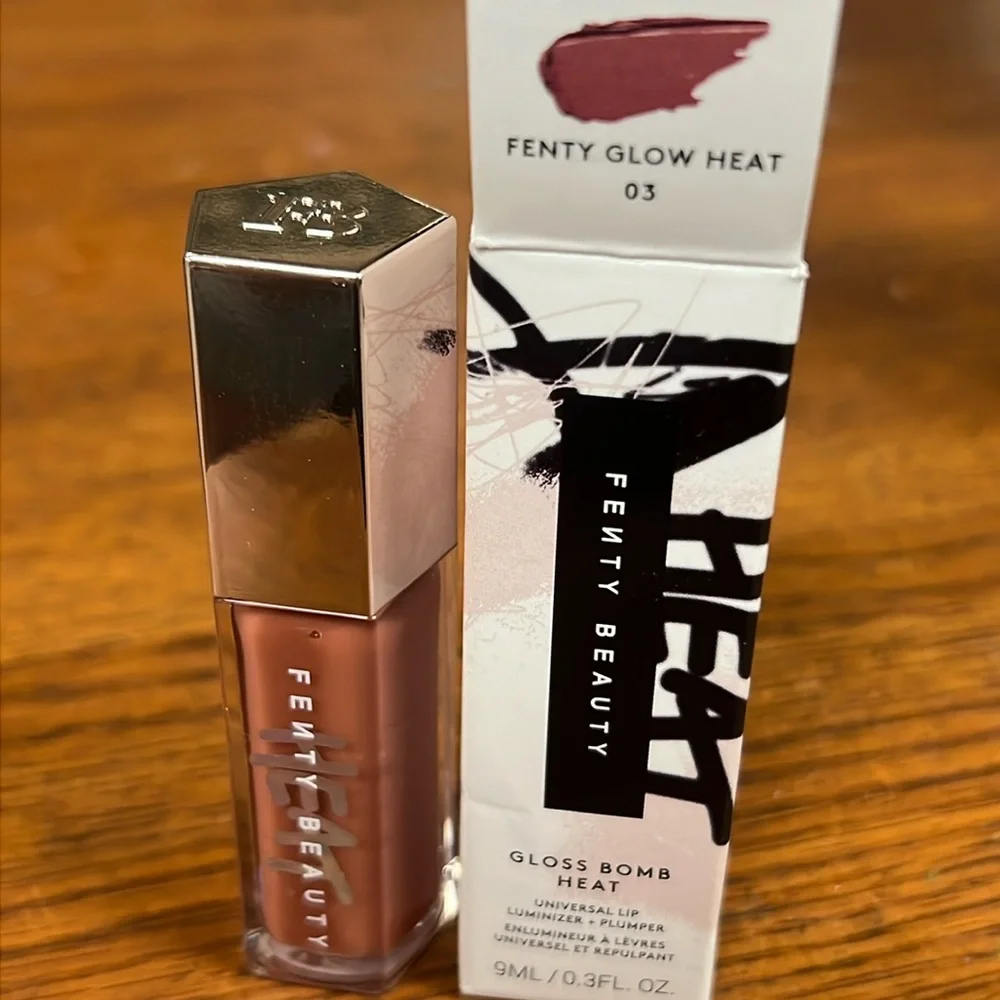 ♣️🌙Fenty Glow Heat Gloss Bomb 03
